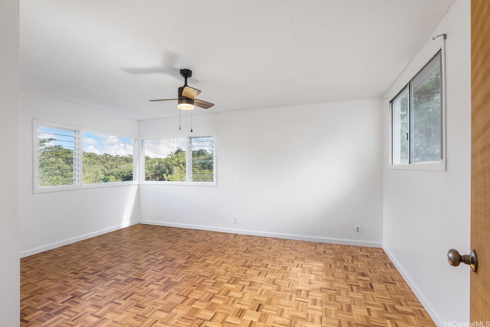 95-109 Waikalani Drive