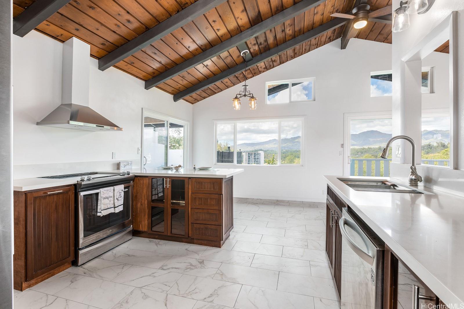 95-109 Waikalani Drive