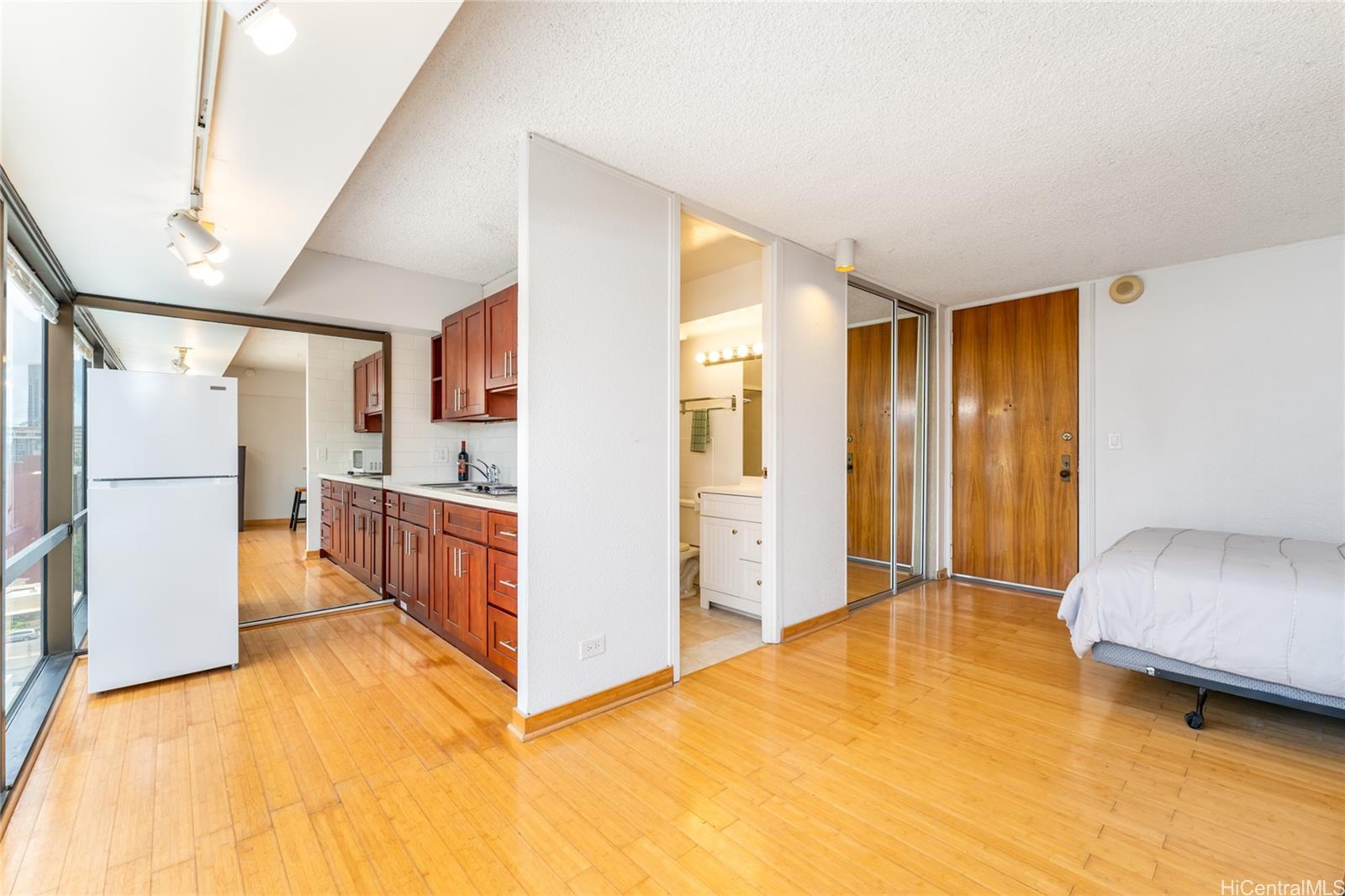 1750 Kalakaua Avenue  Unit 1303