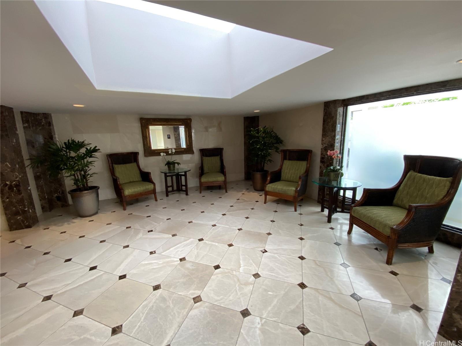 2895 Kalakaua Avenue  Unit 1008