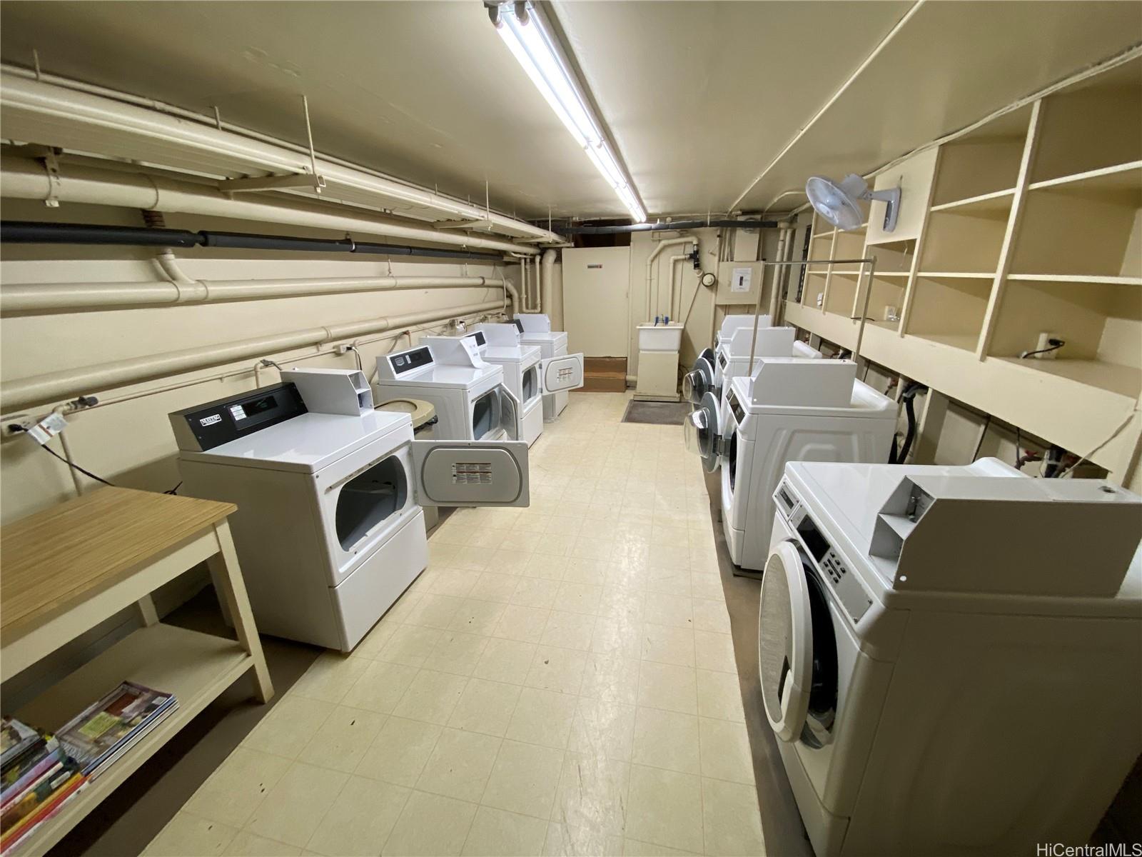 2895 Kalakaua Avenue  Unit 1008