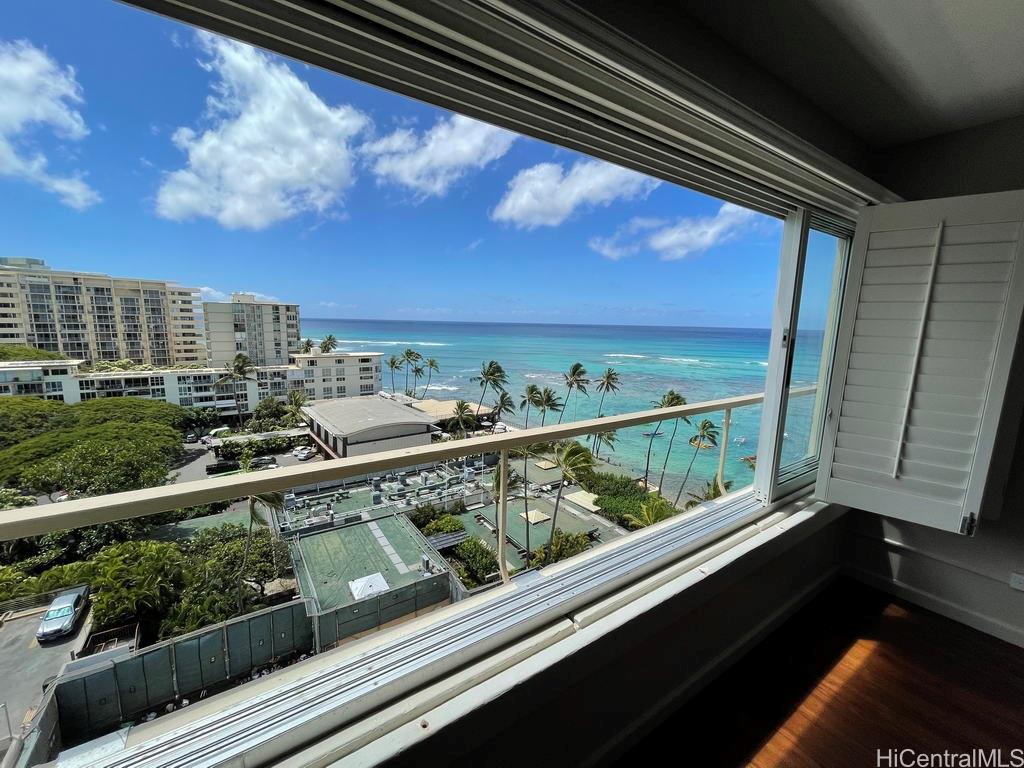 2895 Kalakaua Avenue  Unit 1008