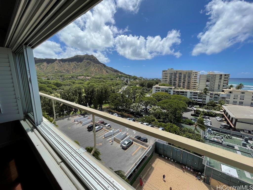 2895 Kalakaua Avenue  Unit 1008