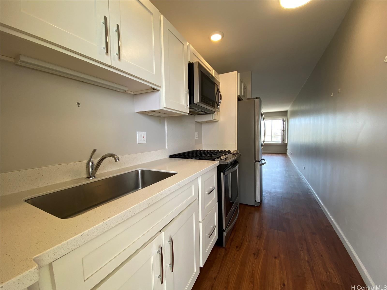 2895 Kalakaua Avenue  Unit 1008