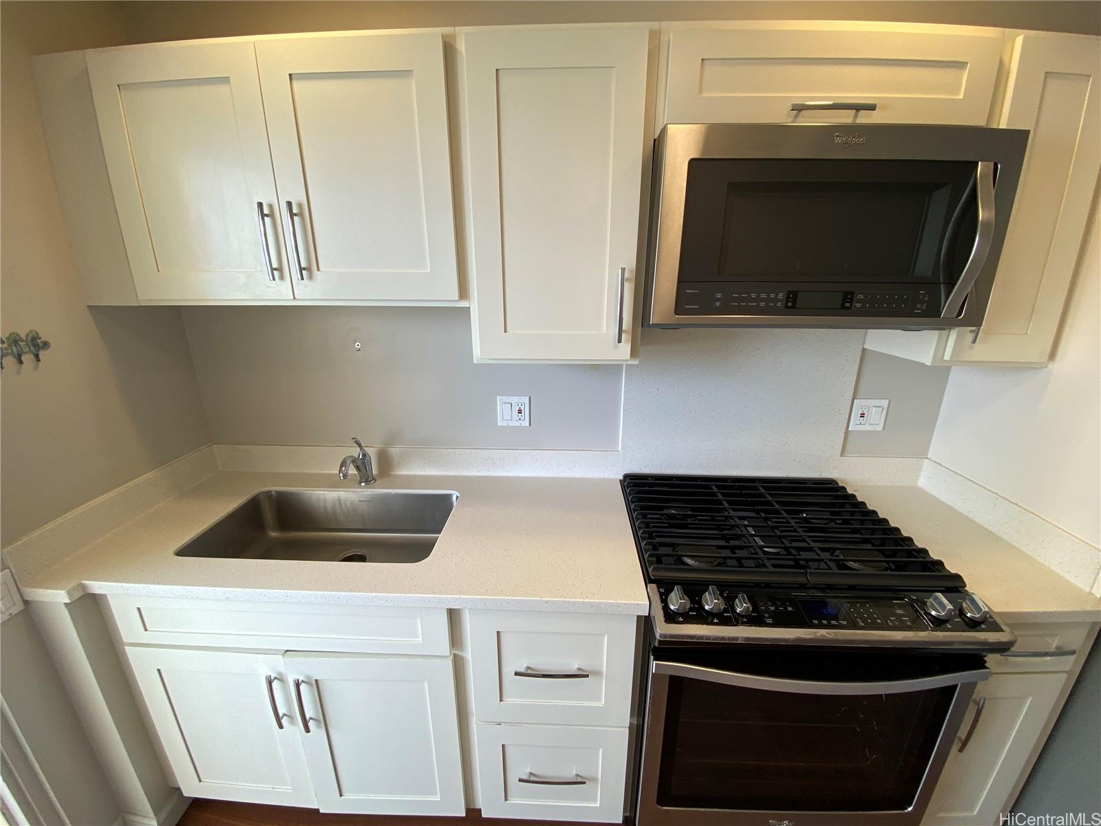 2895 Kalakaua Avenue  Unit 1008