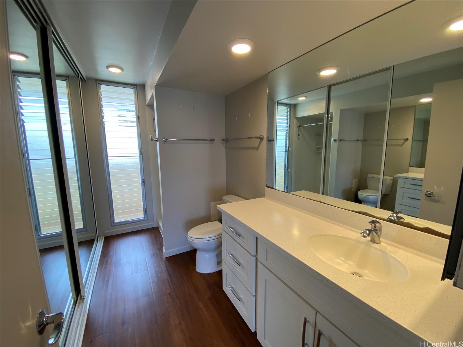 2895 Kalakaua Avenue  Unit 1008