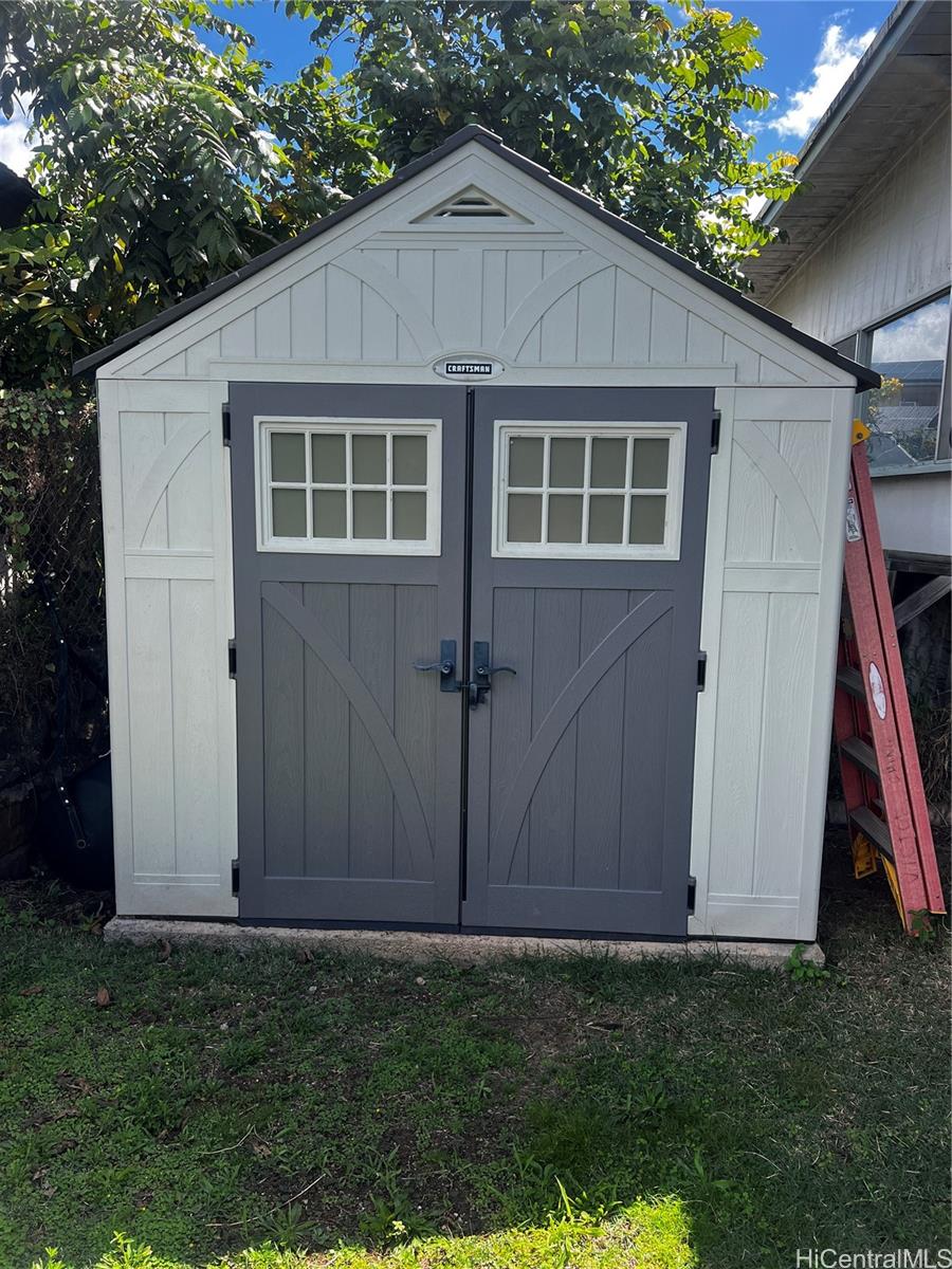 Photo 19 of 25