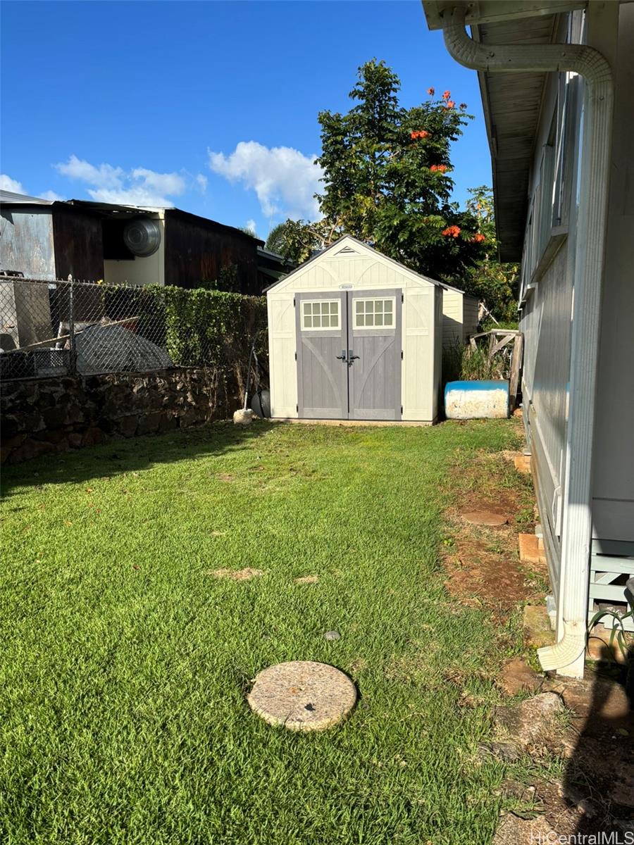Photo 21 of 25