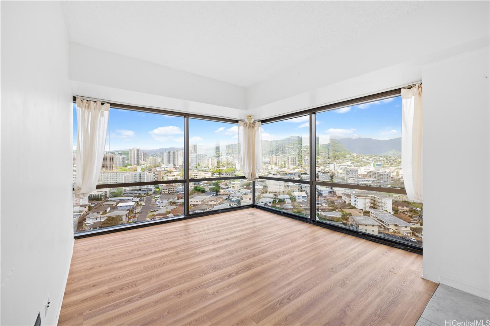 1750 Kalakaua Avenue 1611