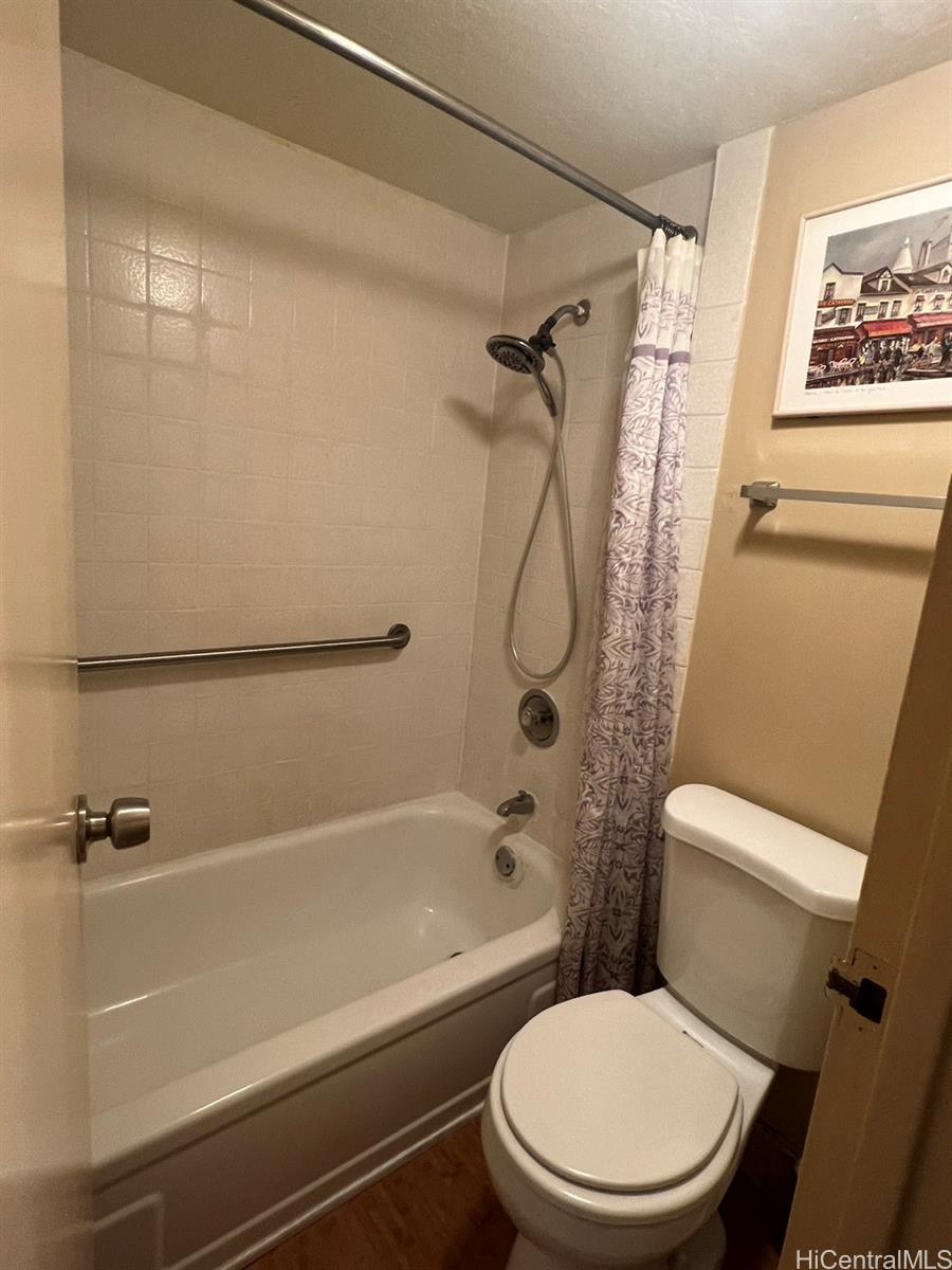 Photo 7 of 25