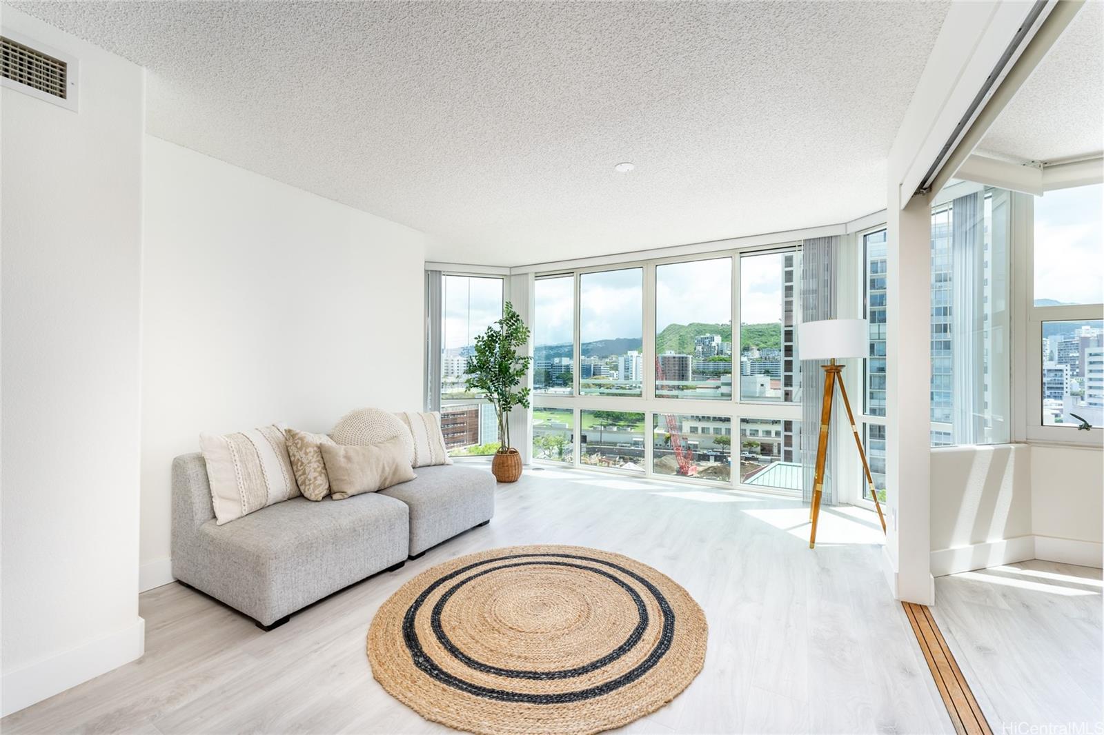 801 S King Street  Unit 1208