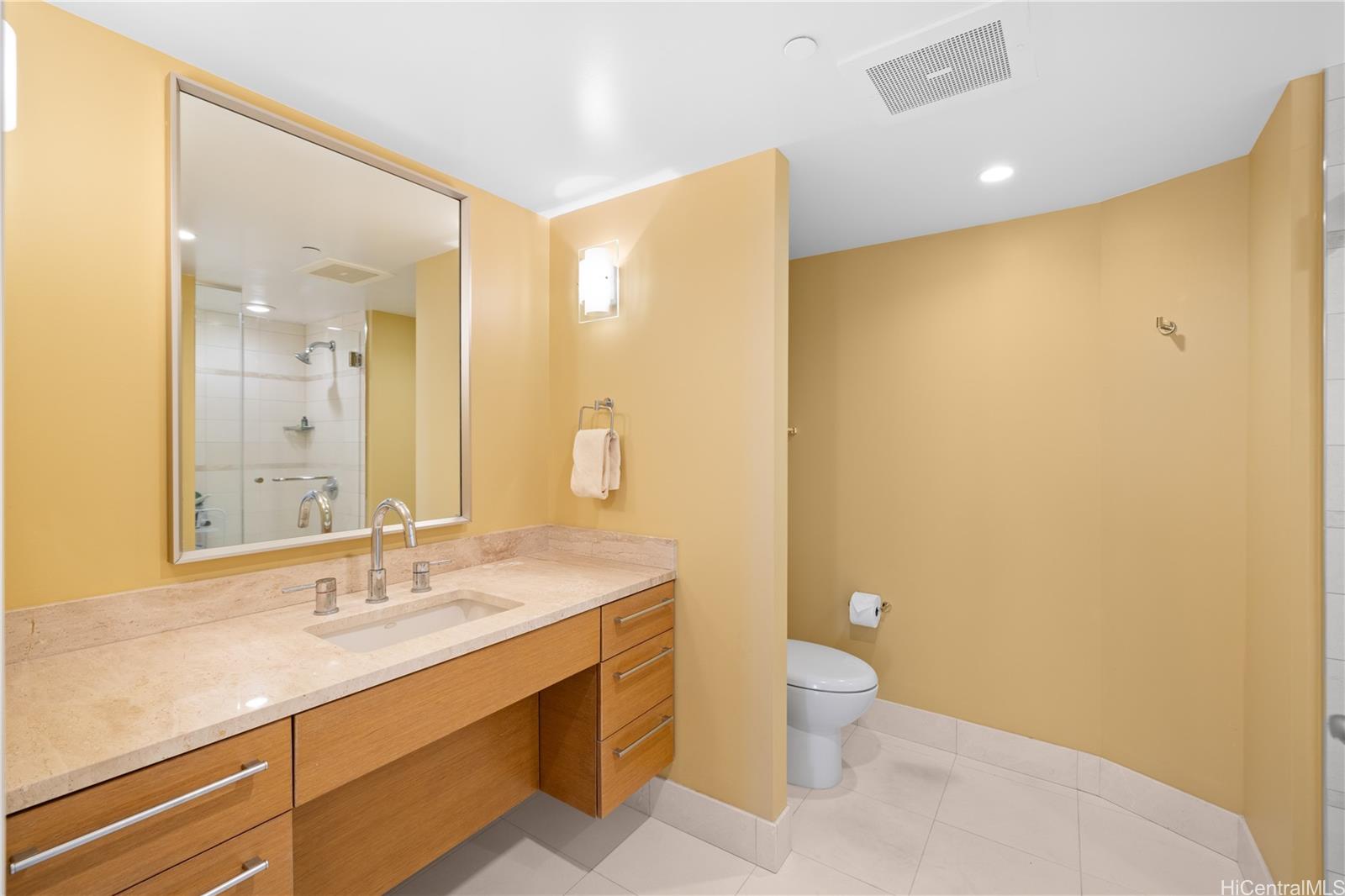 1177 Queen Street  Unit 3503