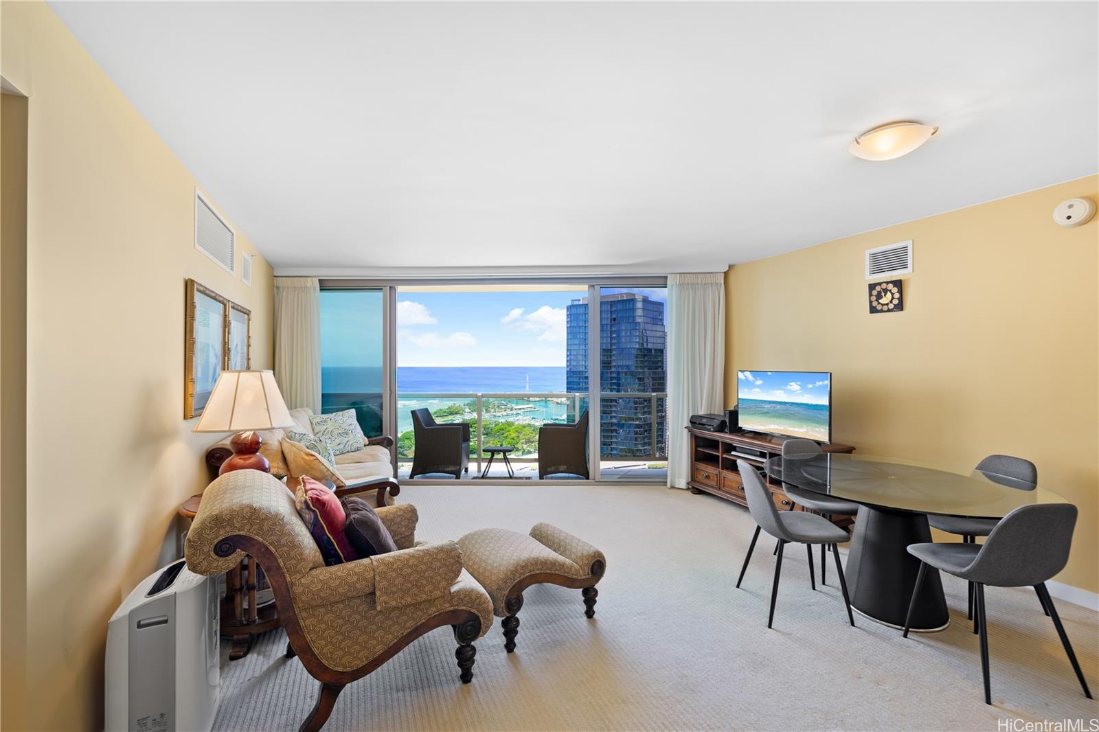 1177 Queen Street  Unit 3503