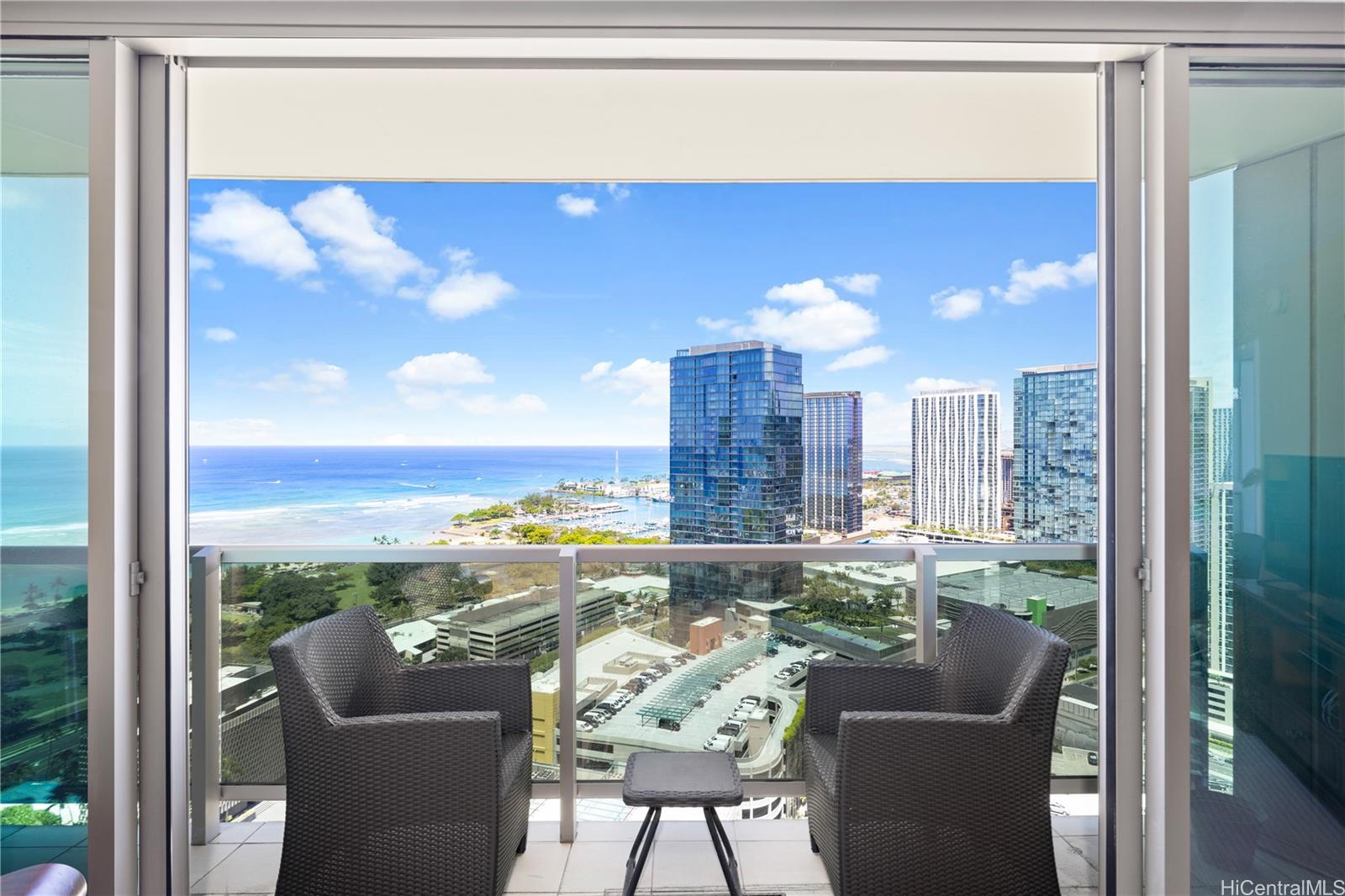 1177 Queen Street  Unit 3503