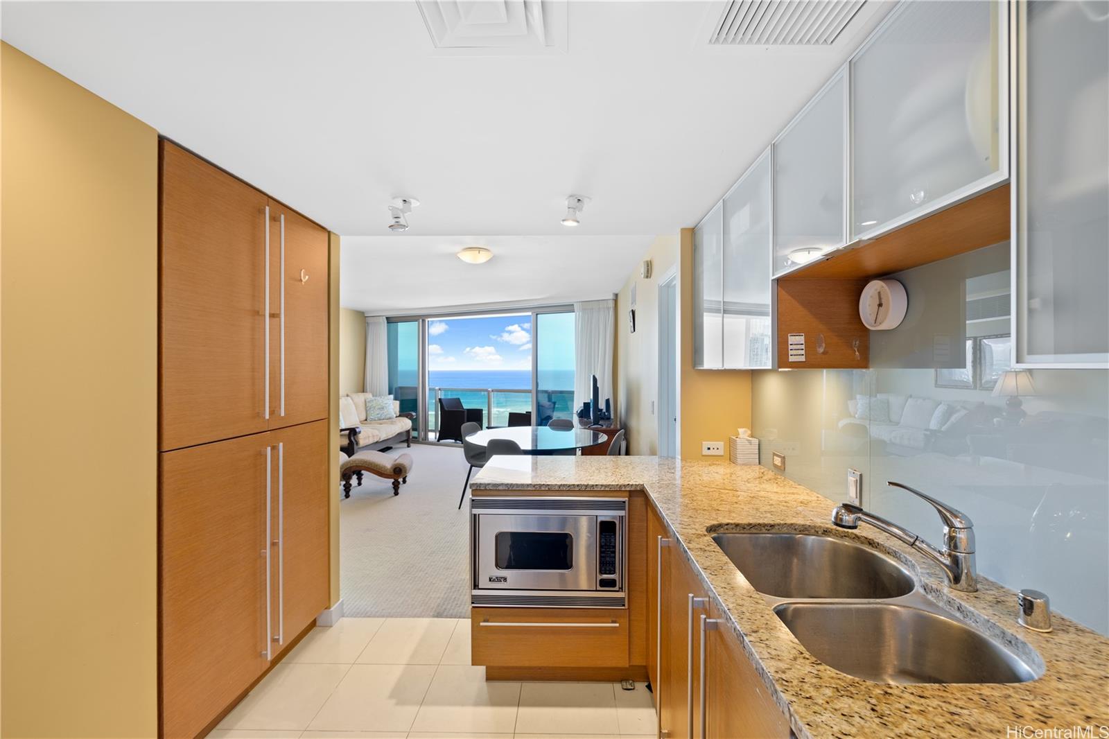 1177 Queen Street  Unit 3503