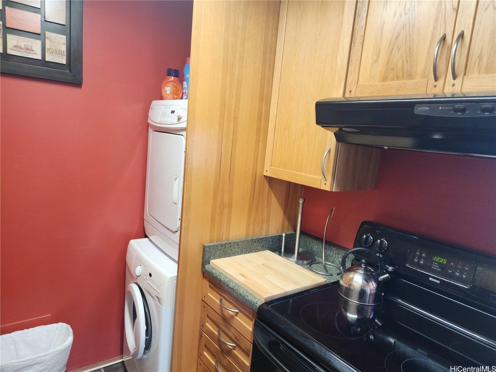 Photo 18 of 25