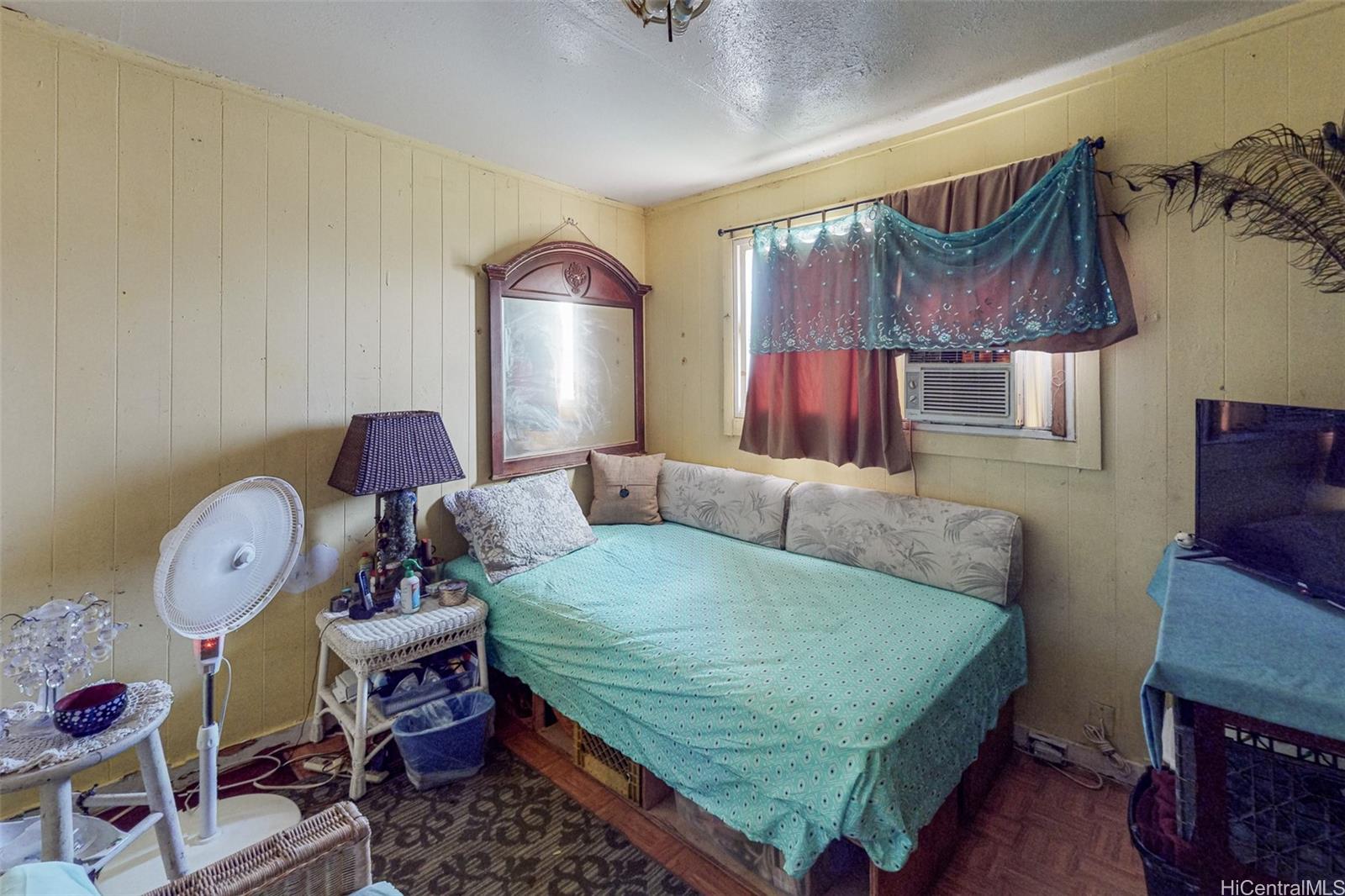 Photo 18 of 25