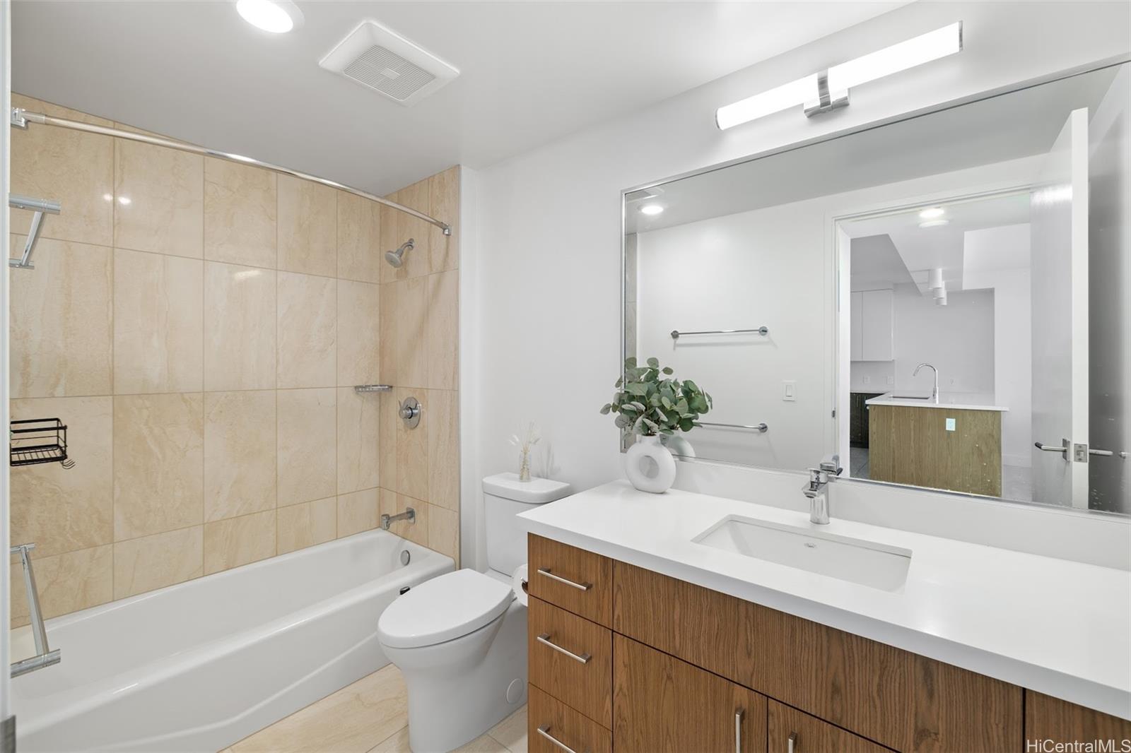 629 Keeaumoku Street  Unit 1710