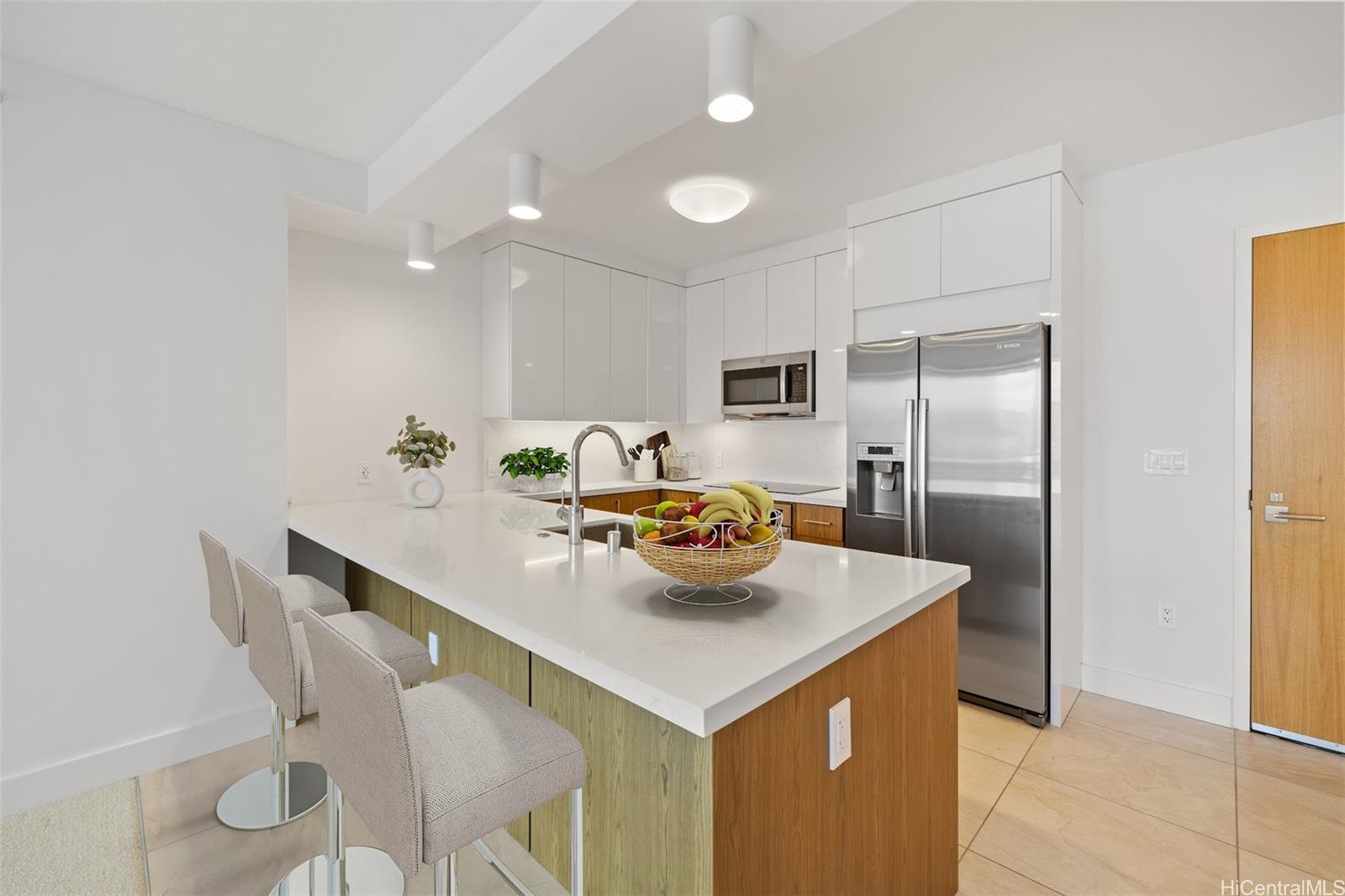 629 Keeaumoku Street  Unit 1710