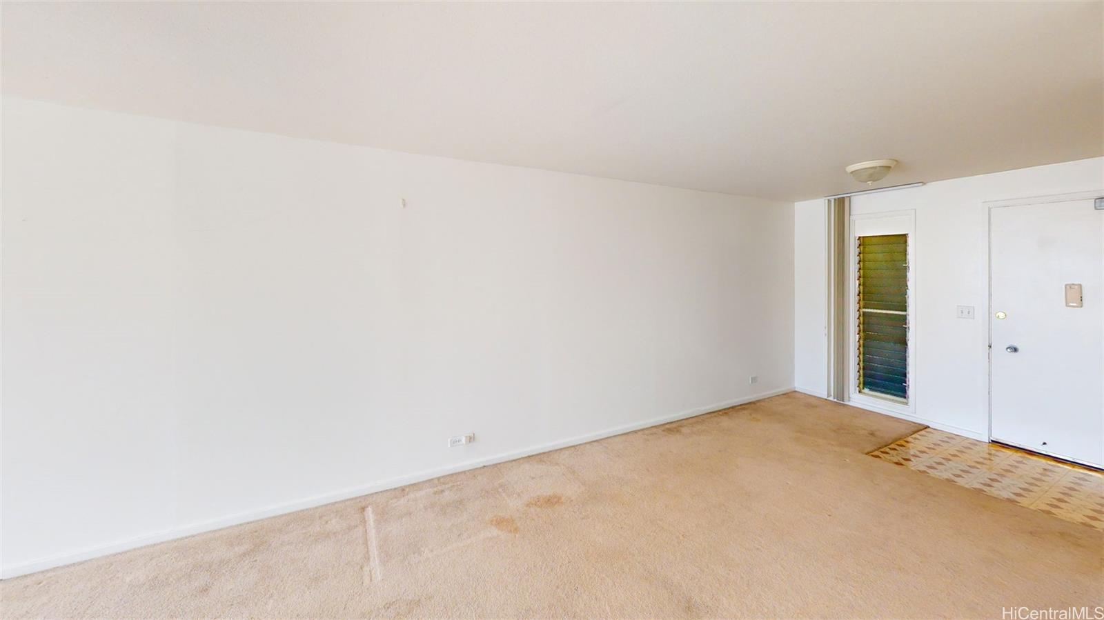 Photo 7 of 25