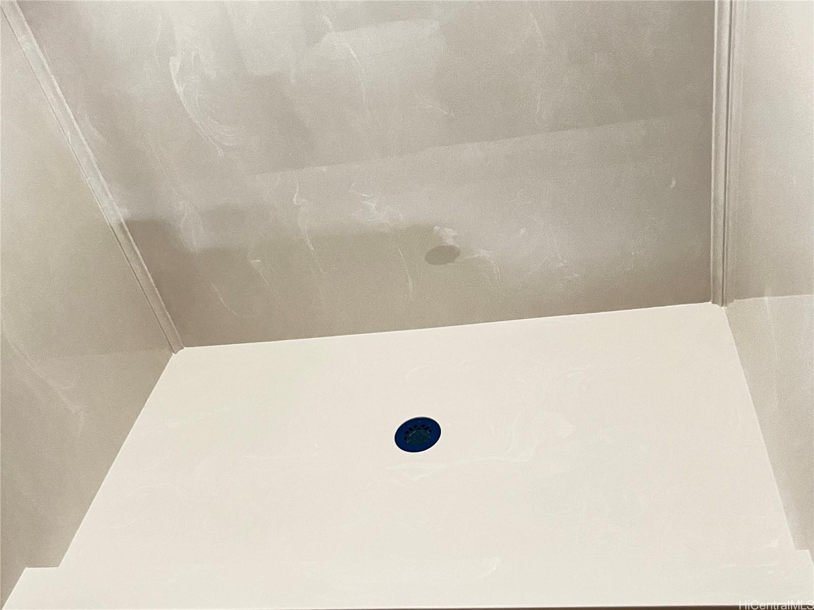 Photo 18 of 25