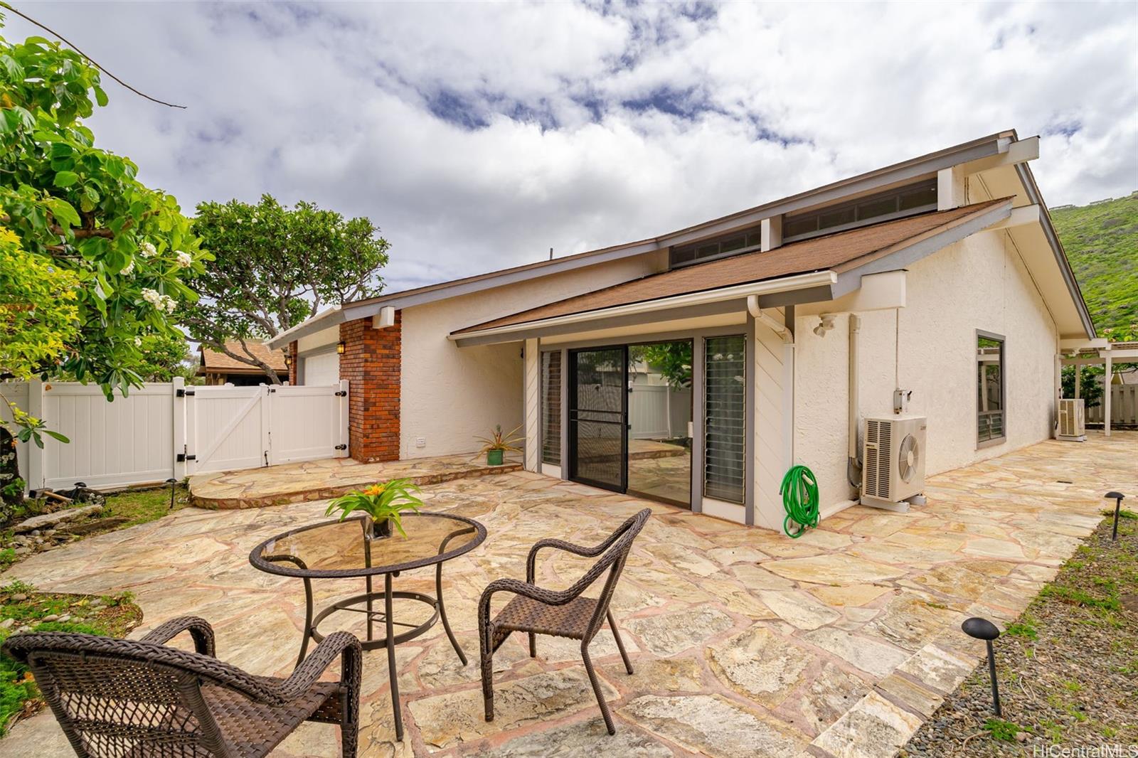 1360 Kaeleku Street