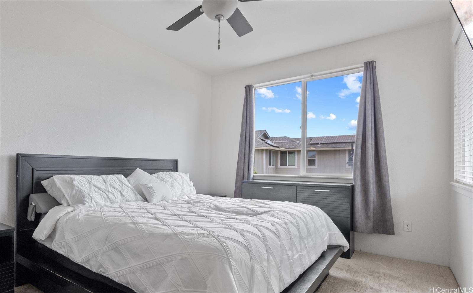 Photo 4 of 25