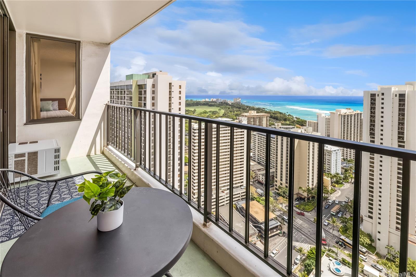 201 Ohua Avenue  Unit Mauka 3708
