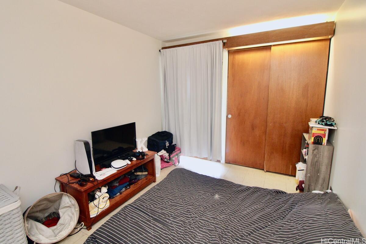 Photo 16 of 25