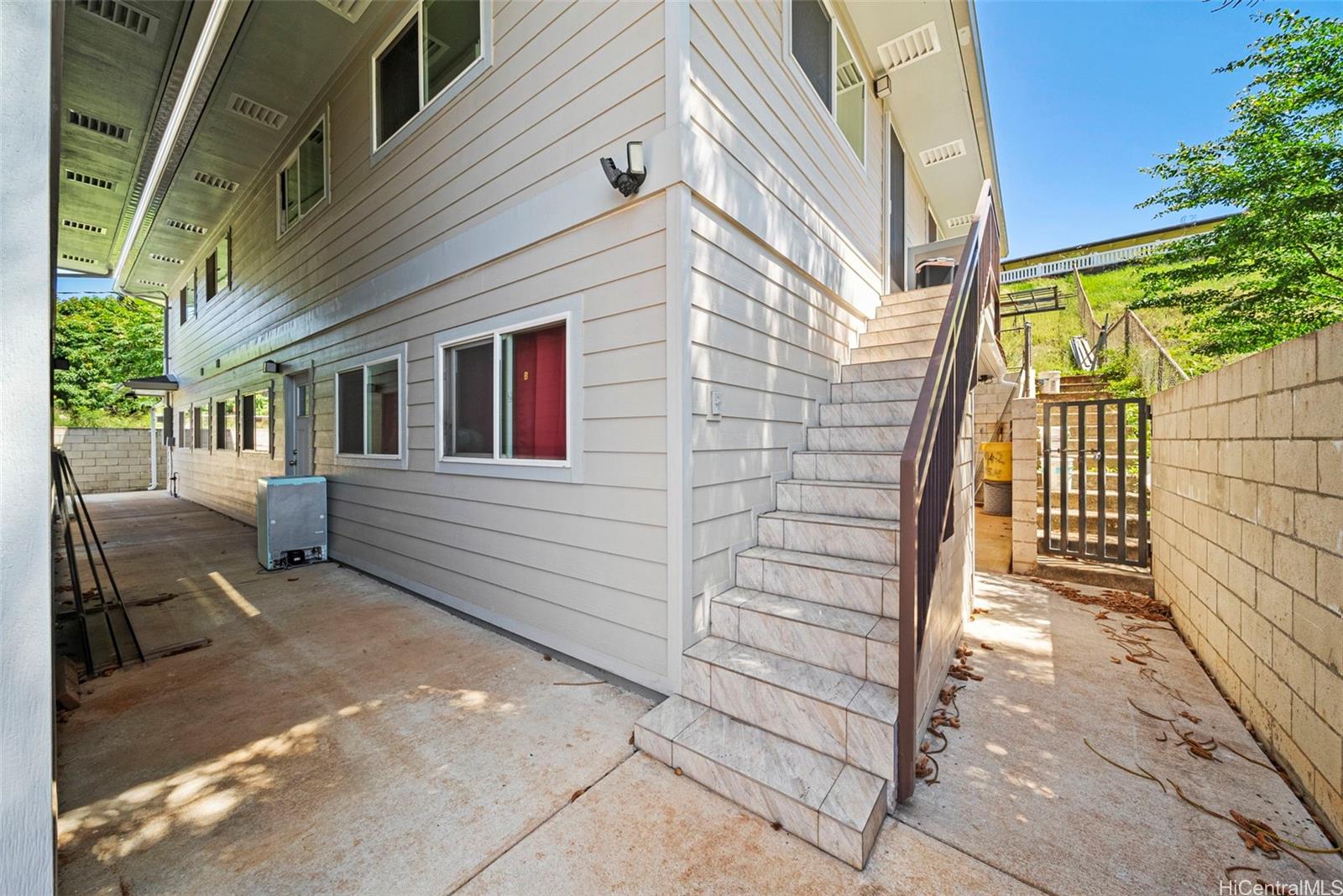 99-438 Ulune Street