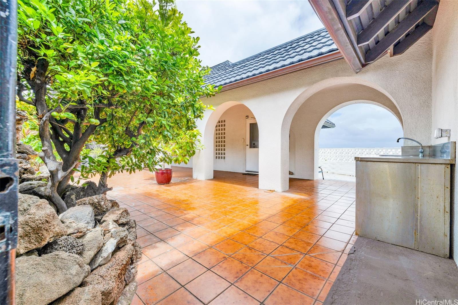 3647 Diamond Head Road