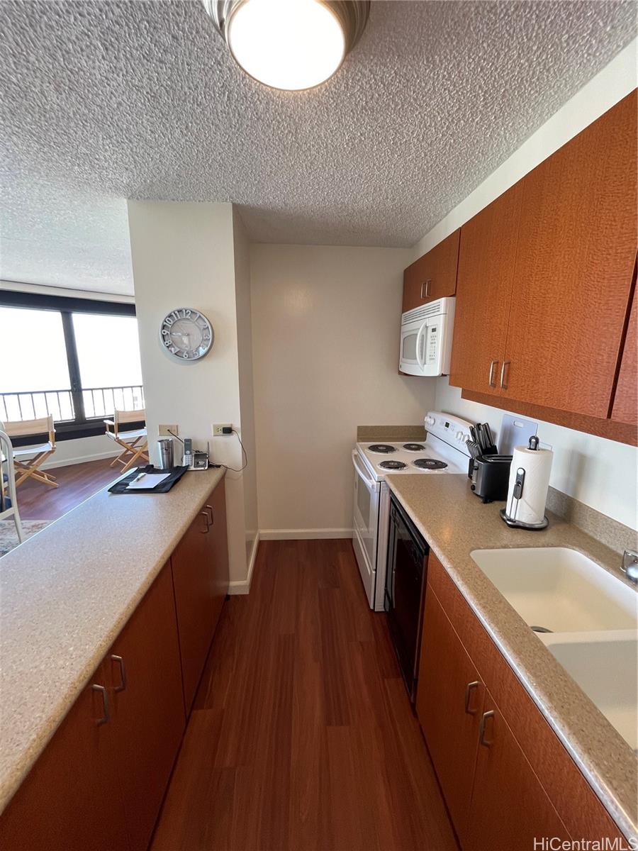 Photo 9 of 20