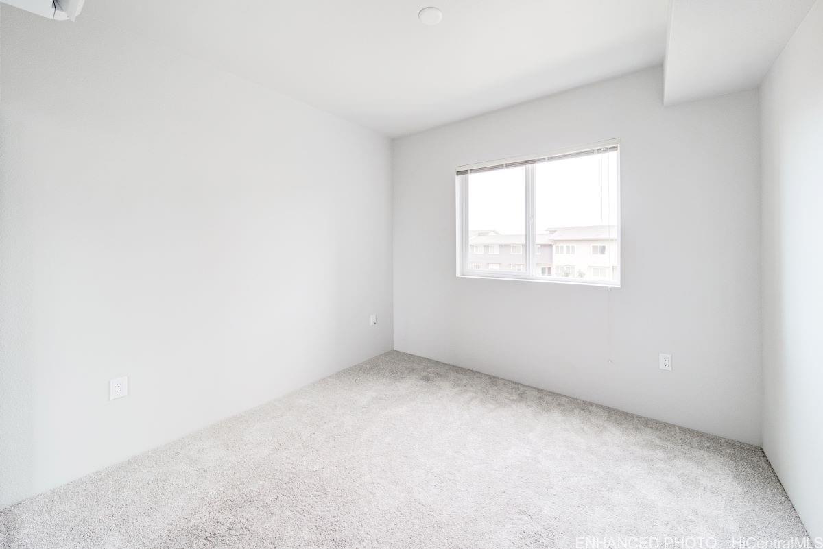 Photo 4 of 23