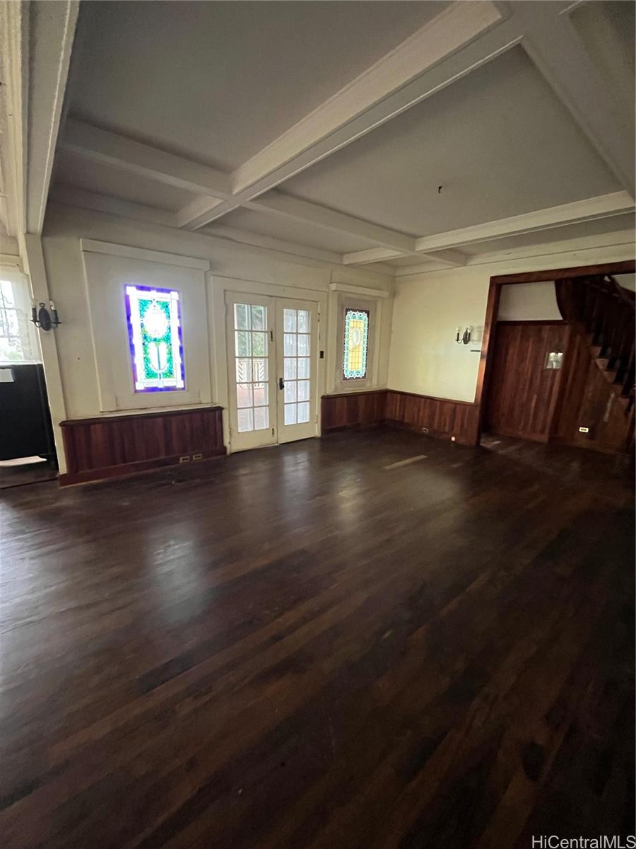 Photo 6 of 25