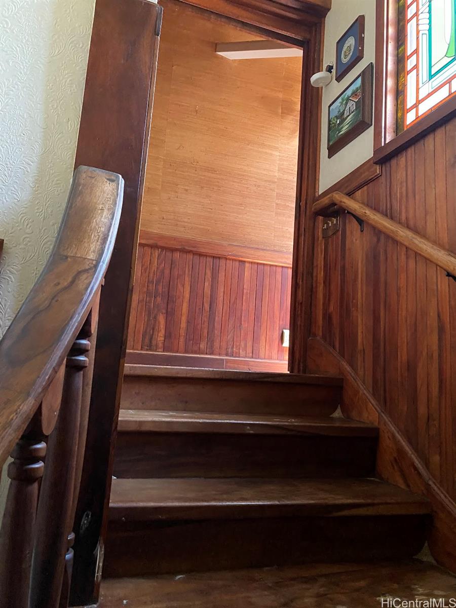 Photo 9 of 25