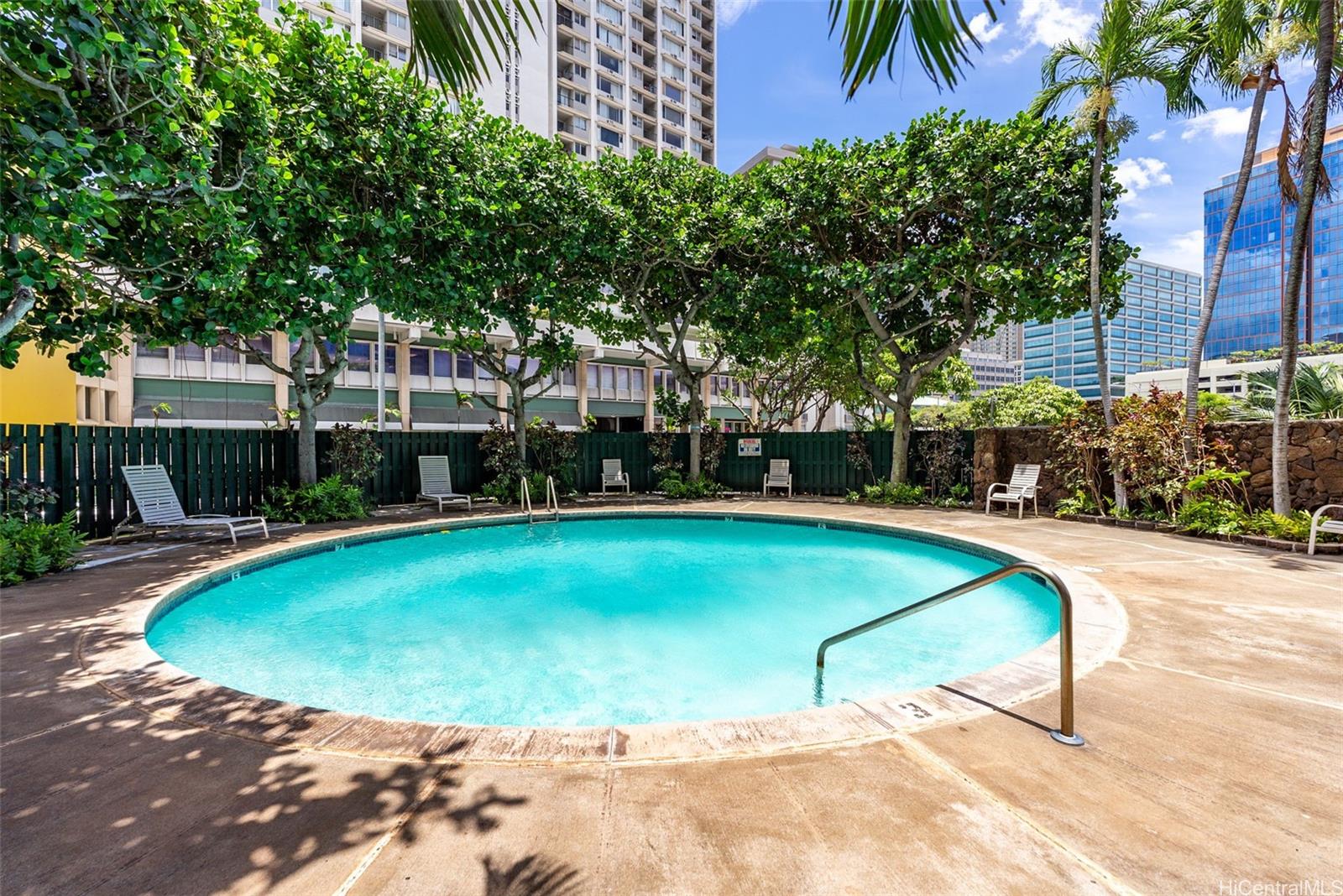 Photo 17 of 20