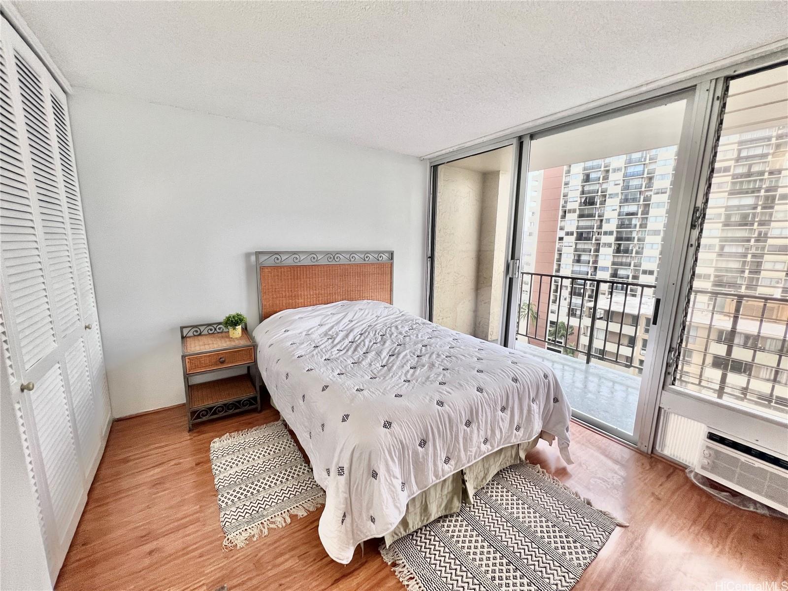 2345 Ala Wai Boulevard  Unit 1518