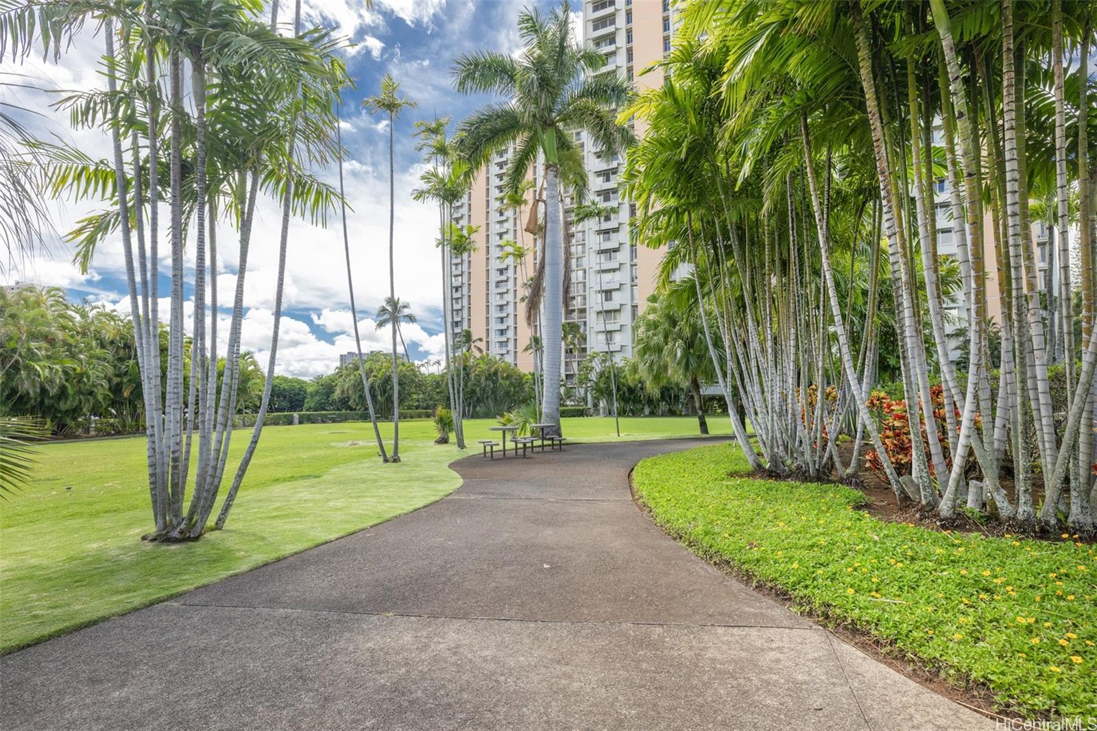 1511 Nuuanu Avenue  Unit 724