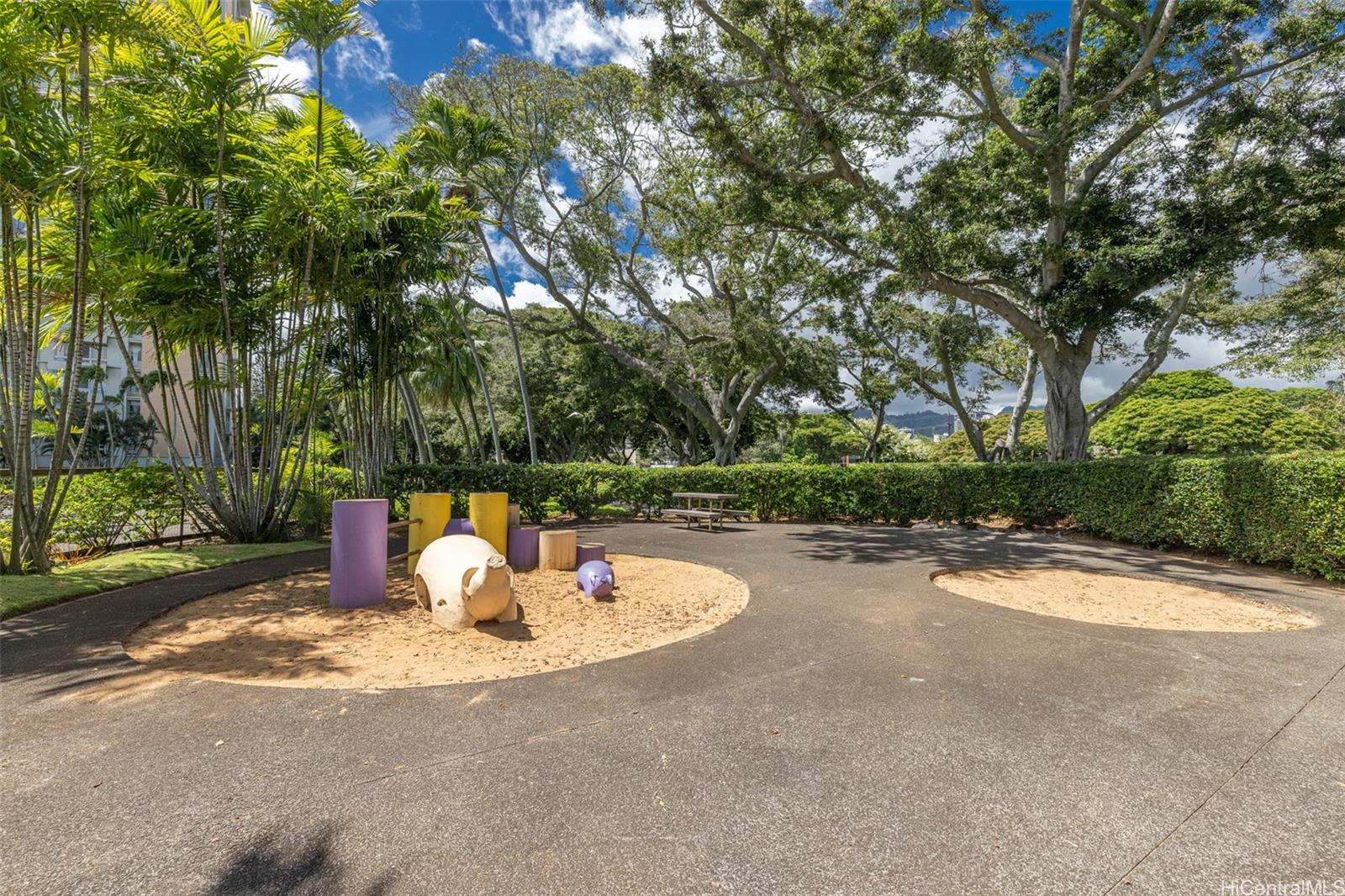 1511 Nuuanu Avenue  Unit 724
