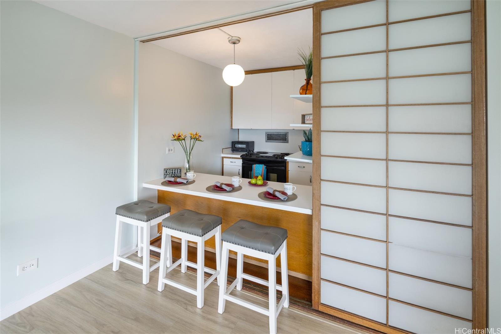 1511 Nuuanu Avenue  Unit 724