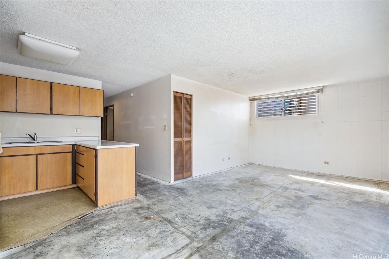 2115 Ala Wai Boulevard  Unit 305