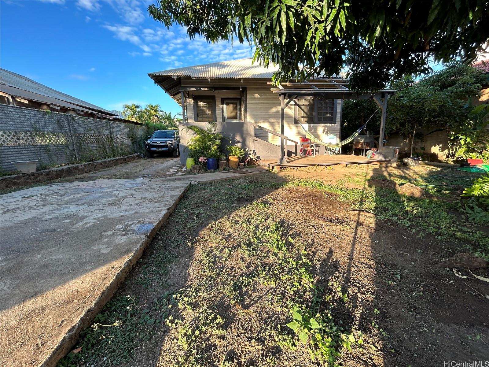 Photo 18 of 25