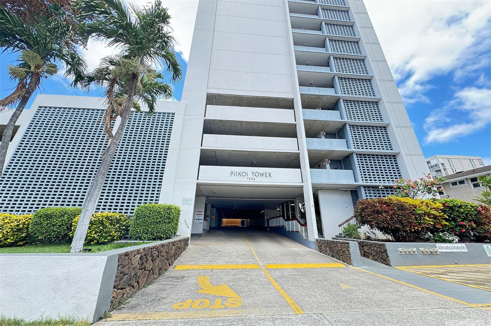 1556 Piikoi Street 806