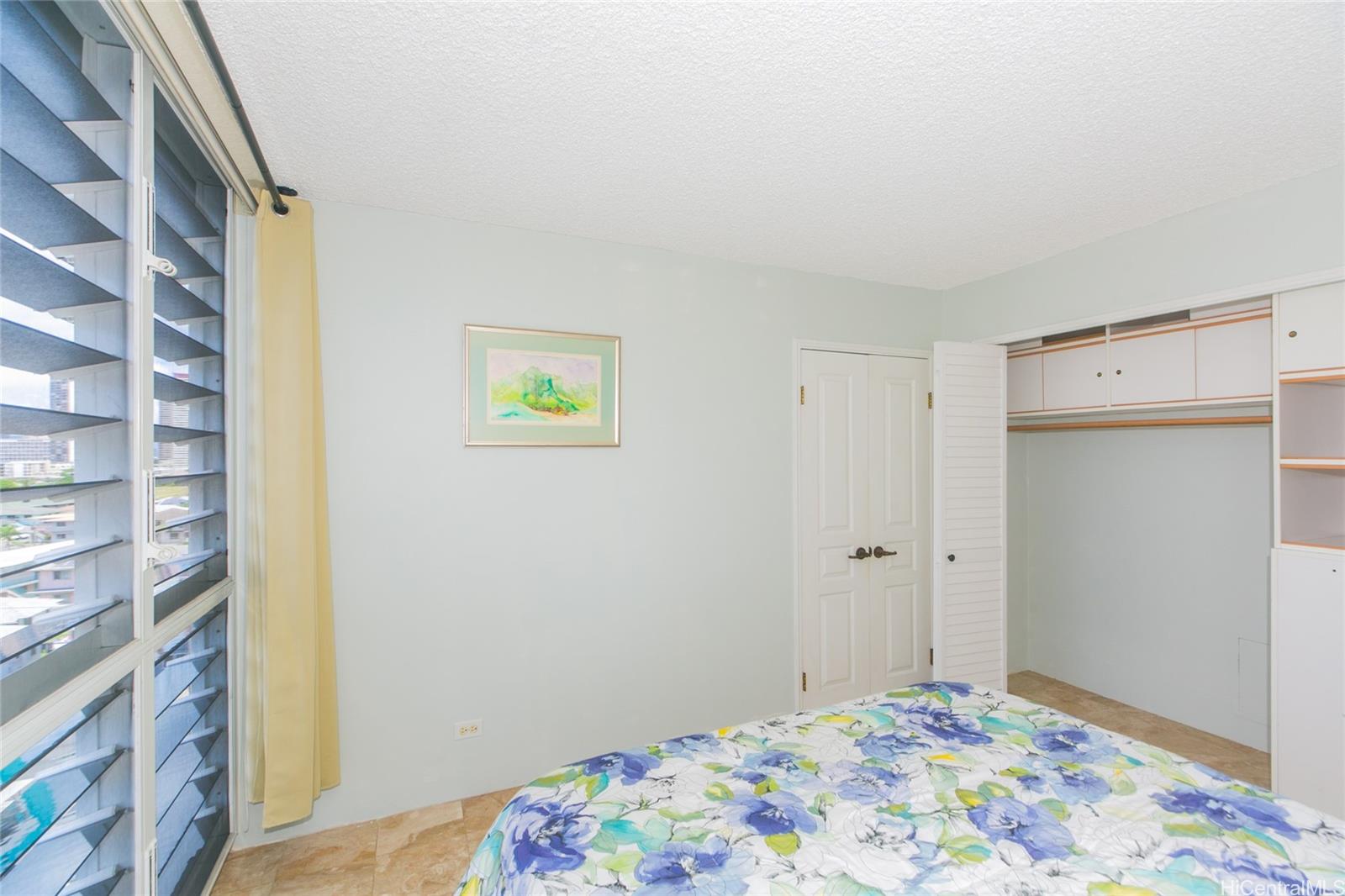 Photo 14 of 24
