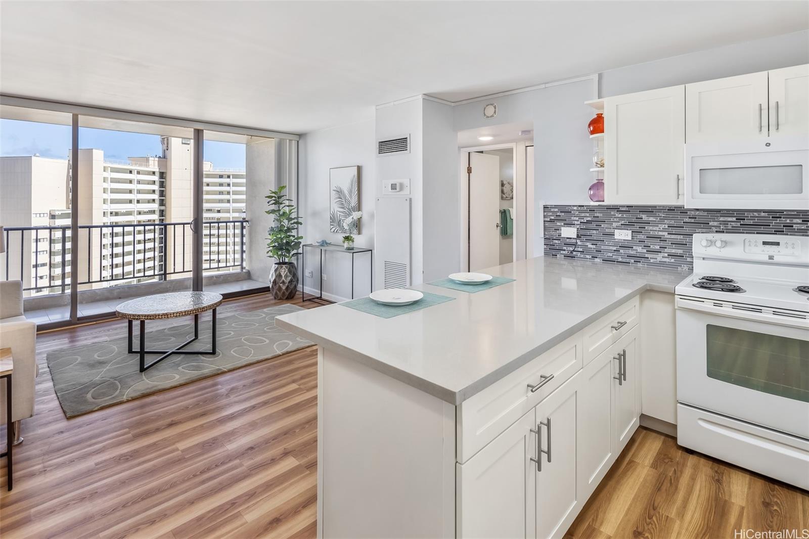 411 Hobron Lane 2213