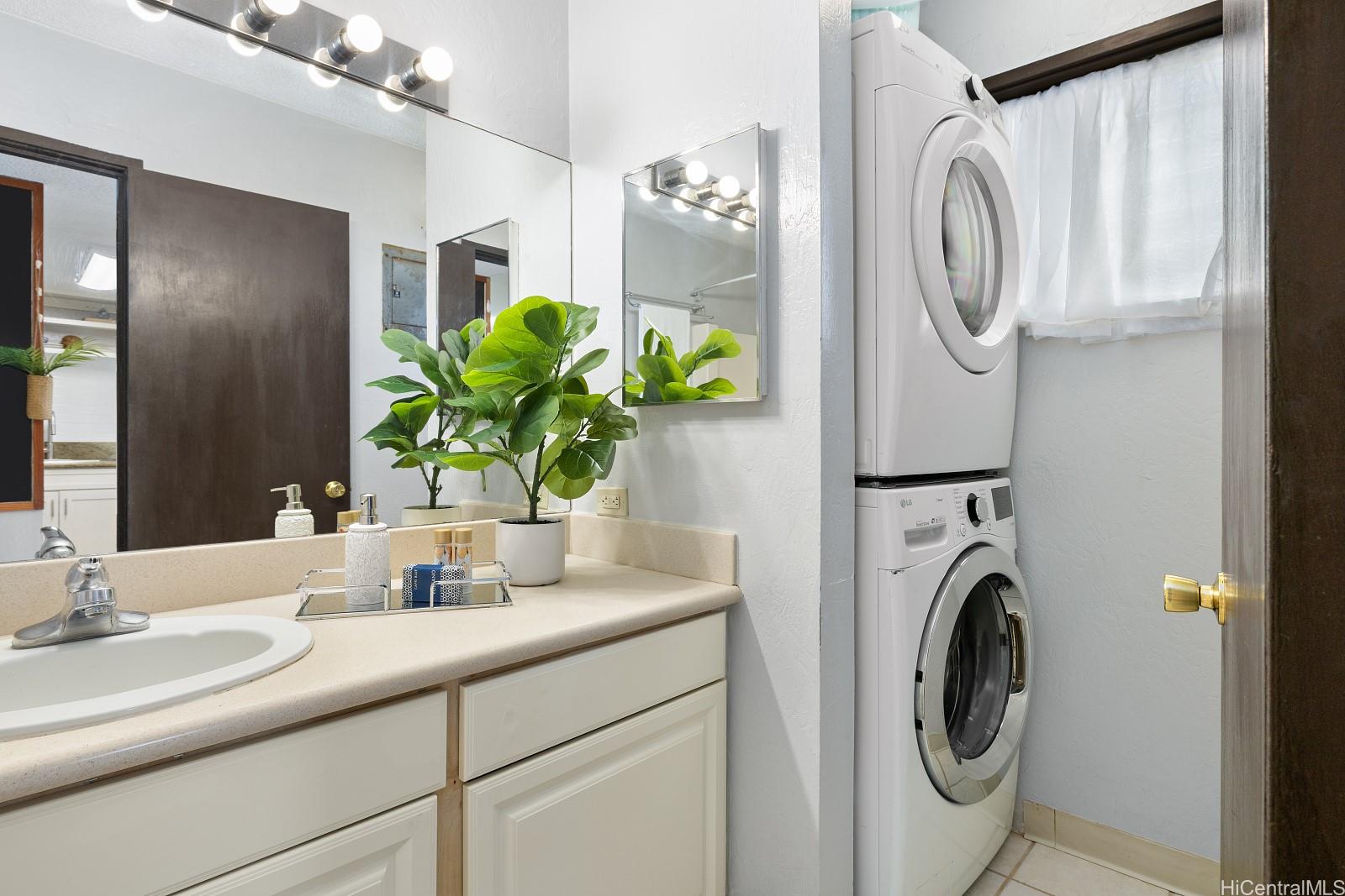 98-360 Koauka Loop  Unit 206