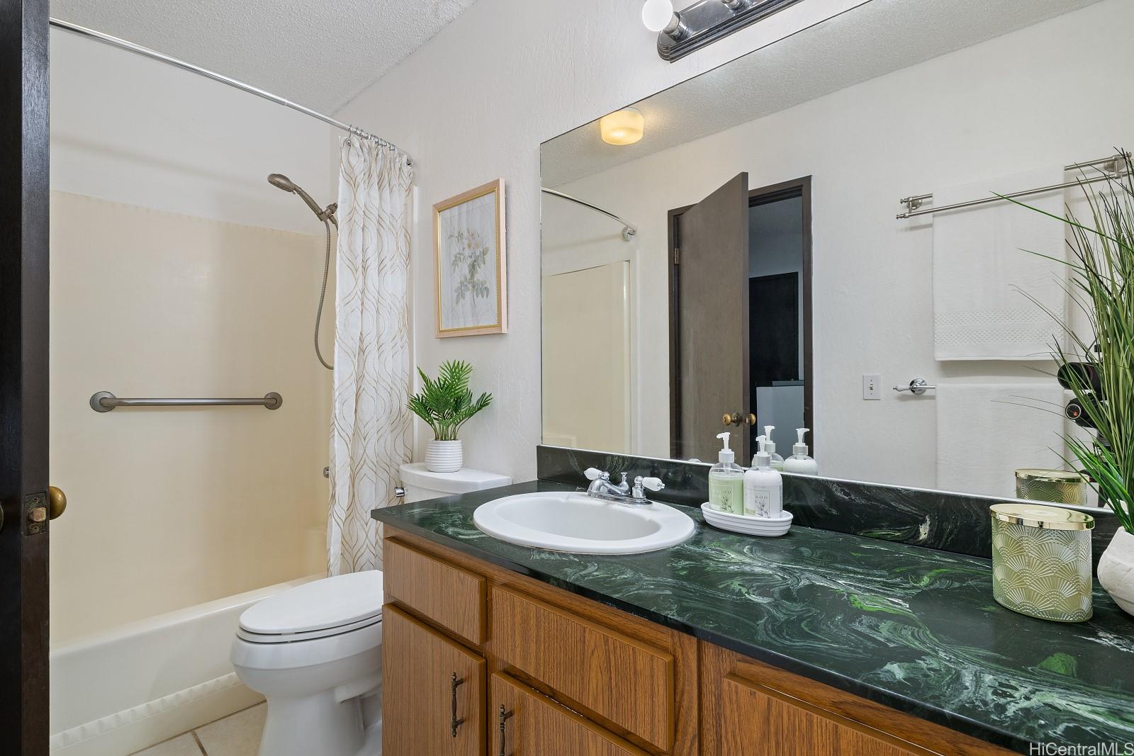 98-360 Koauka Loop  Unit 206
