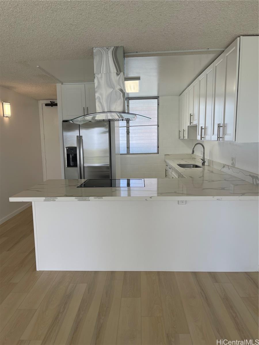 Photo 4 of 24