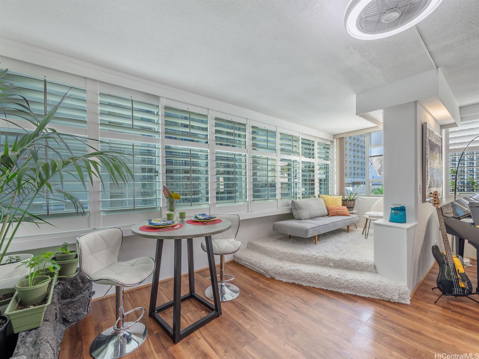 2500 Kalakaua Avenue  Unit 503
