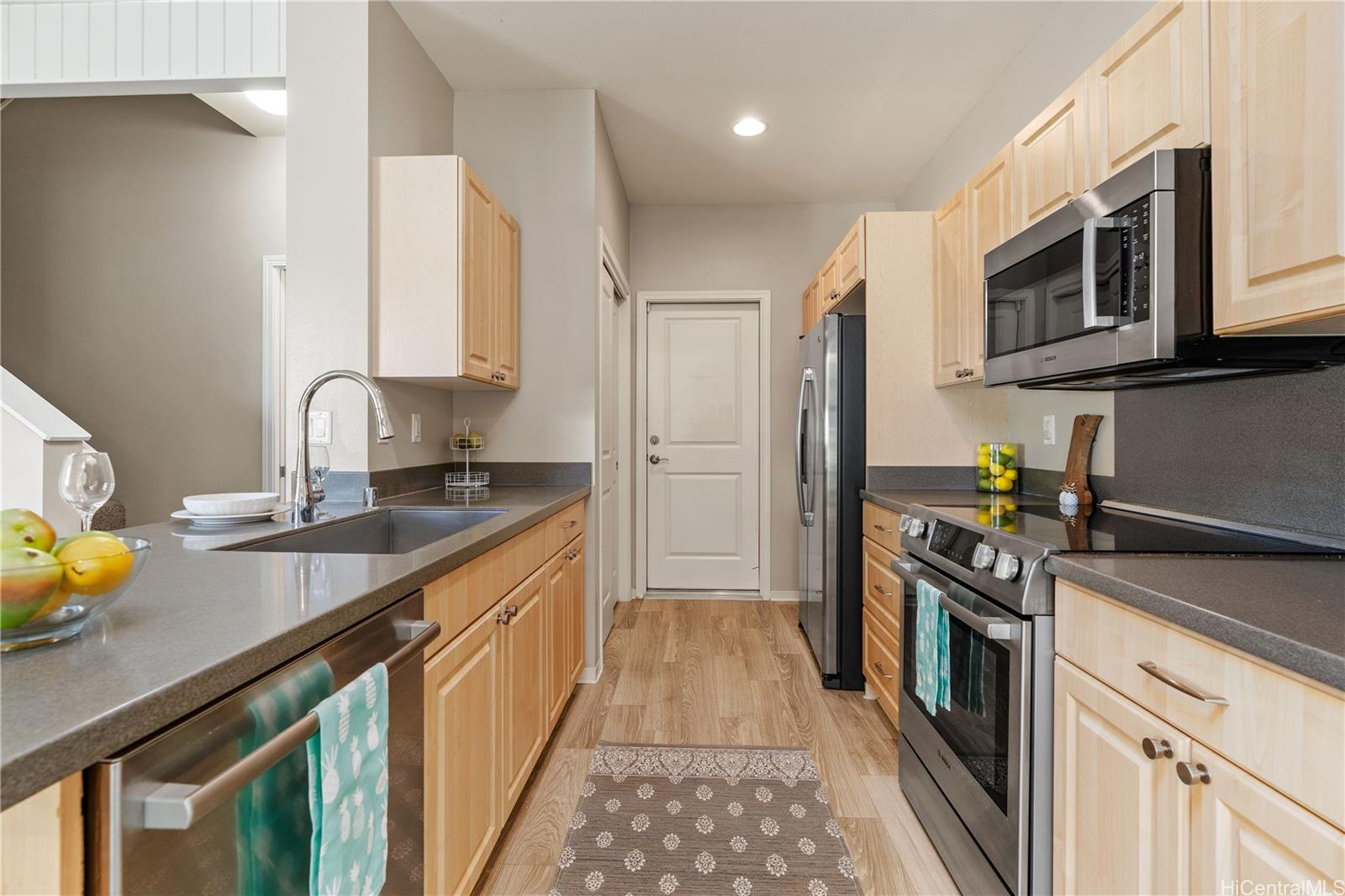91-6221 Kapolei Parkway 530